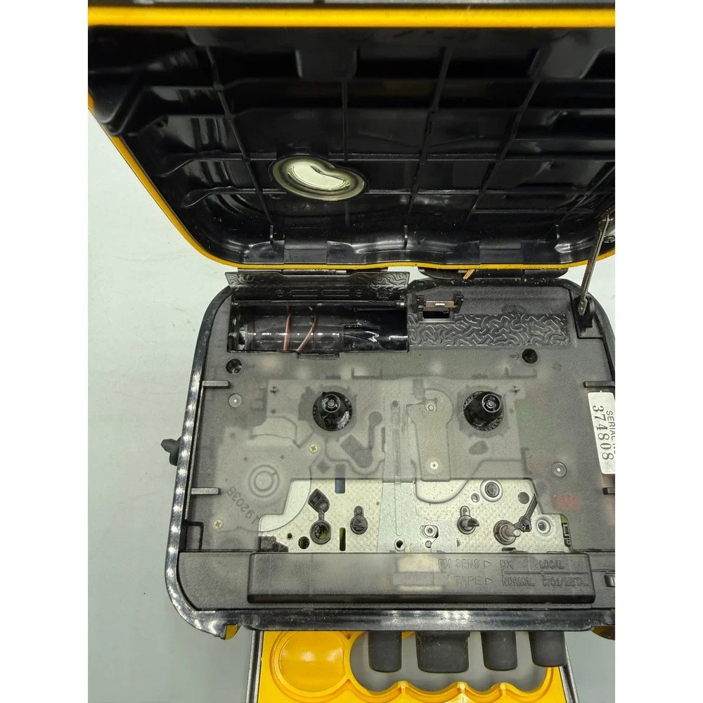 Sony Sports Walkman WM-FS220 Yellow Black Digital Tuner Cassette Player, Works!